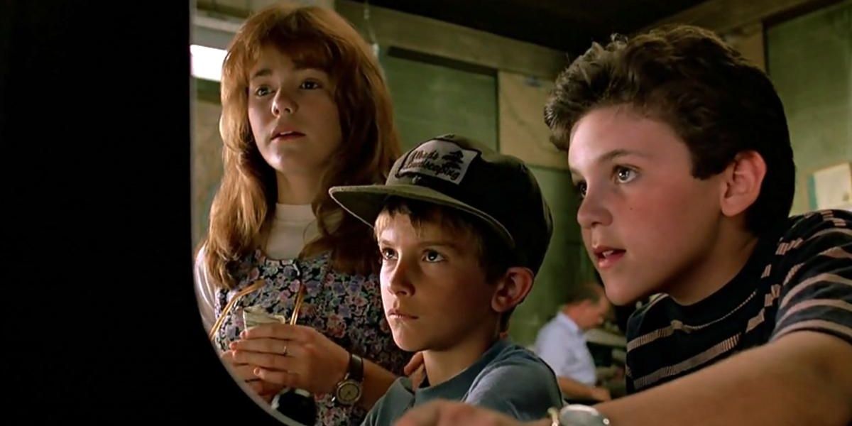 Fred Savage next to two peers playing video games in The Wizard