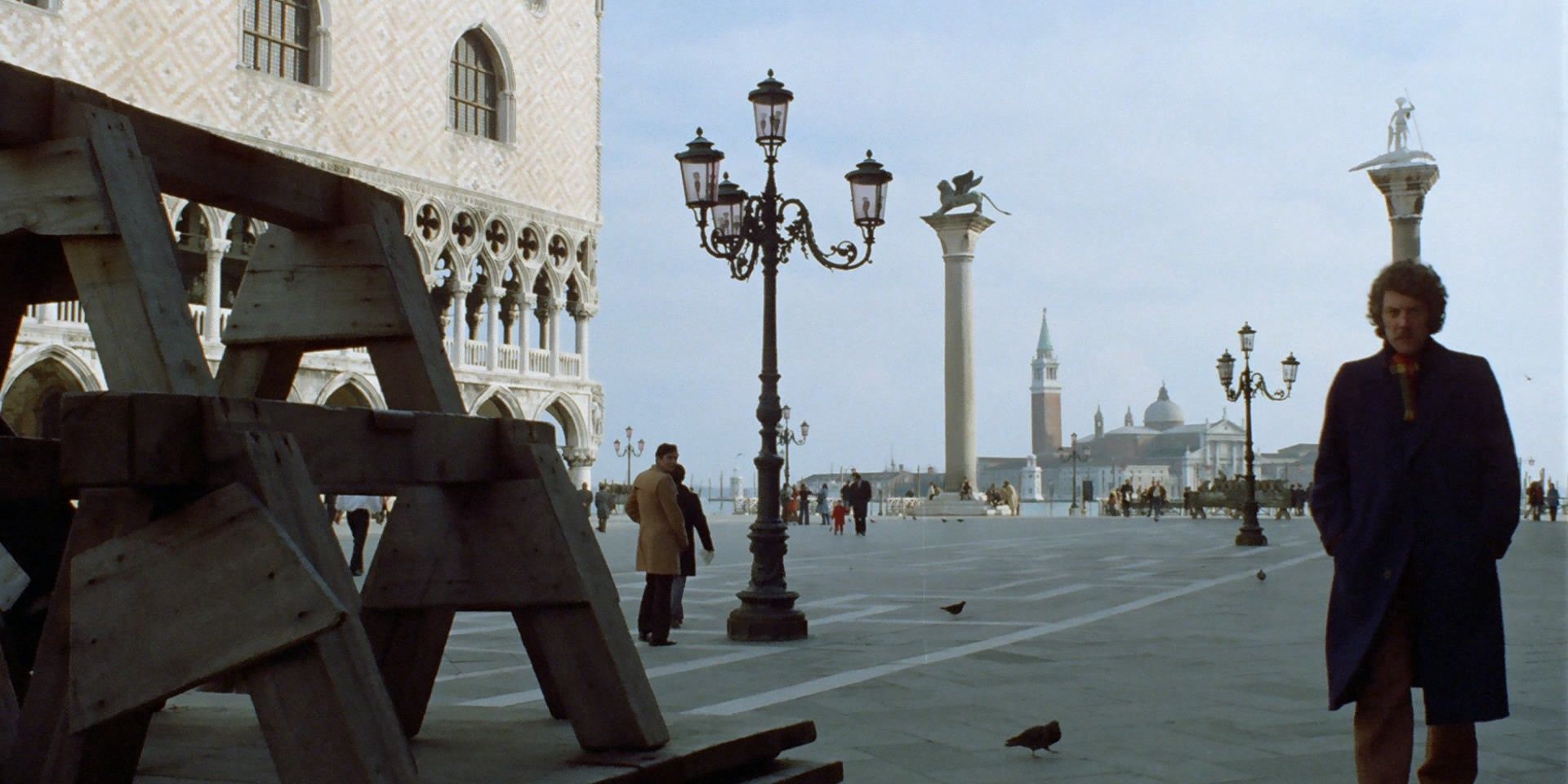 Donald Sutherland walk through Venice