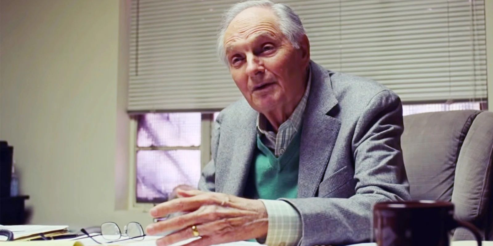 Alan Alda in Marriage Story