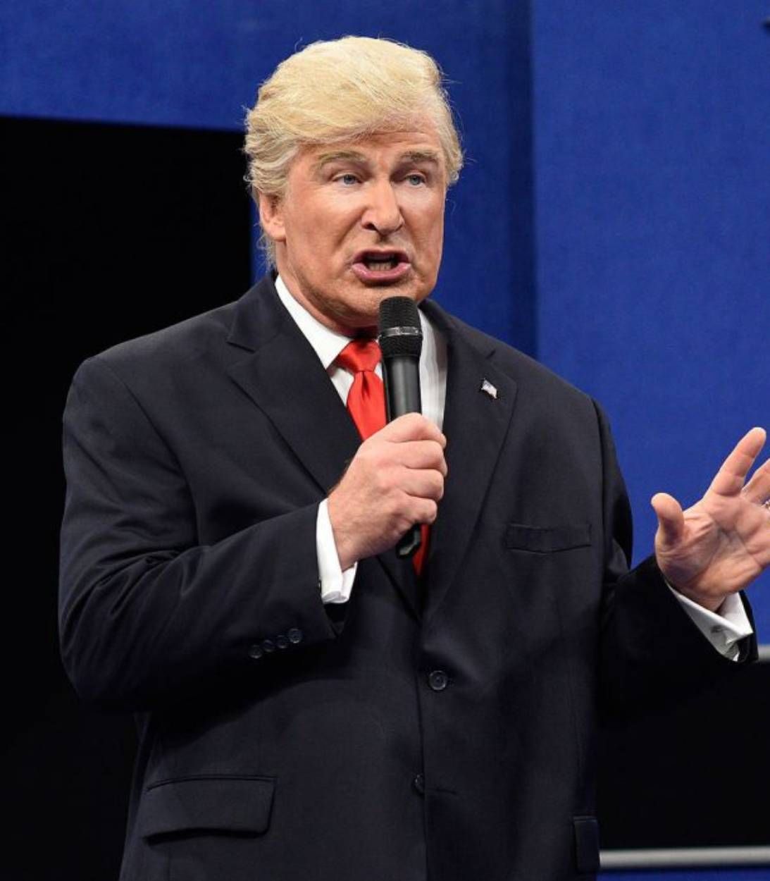 Alec Baldwin as Donald Trump on SNL pic vertical