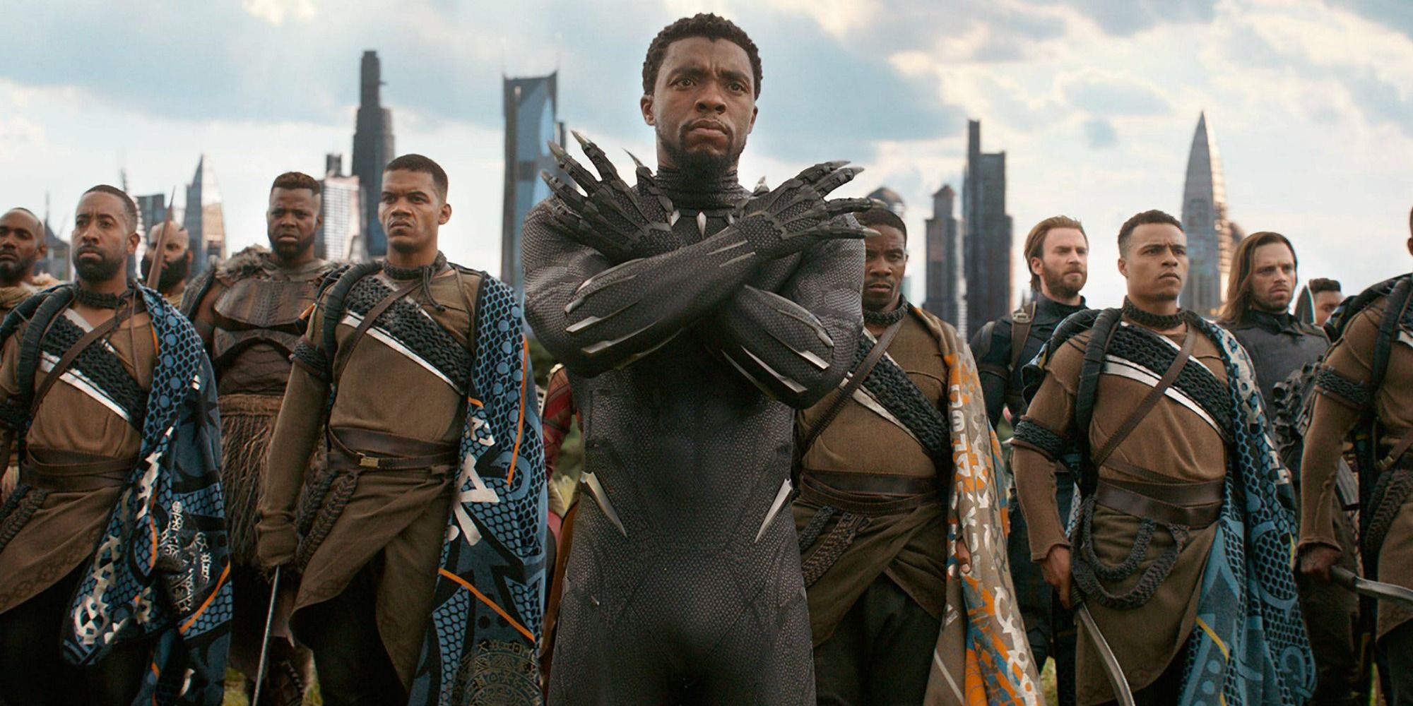 Uma captura de tela do T'Challa de Chadwick Boseman preparando seus homens e outros aliados para a batalha contra o exército de Thanos em Vingadores: Guerra Infinita