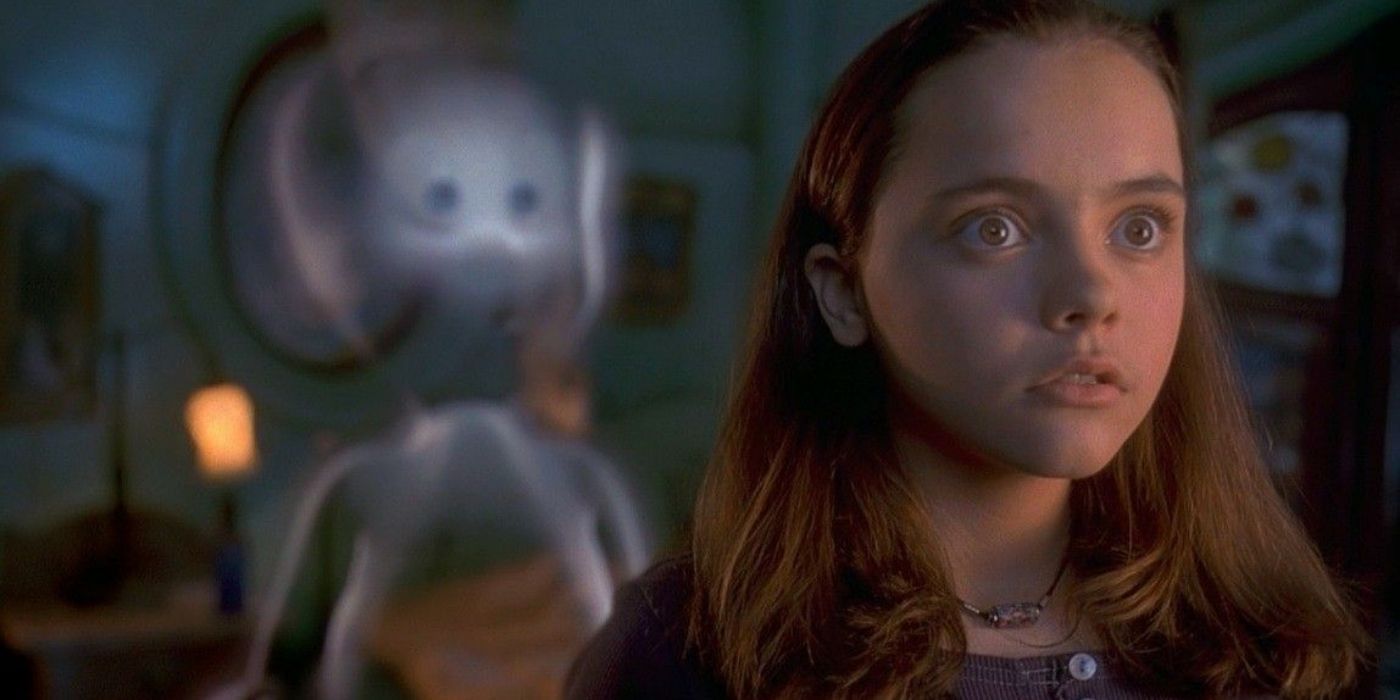 Christina Ricci is surprised in front of a ghost in Casper