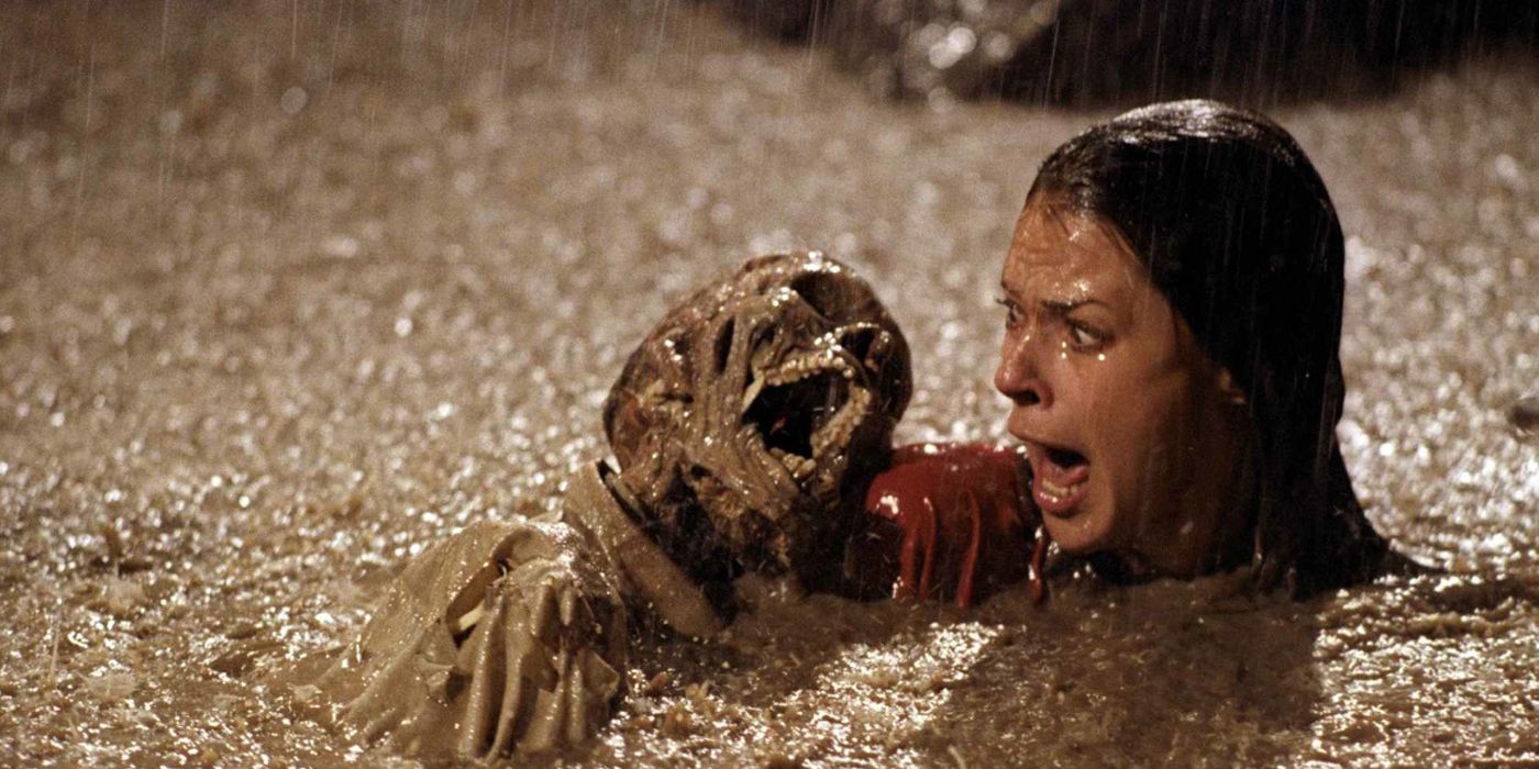 Diane in the swimming pool in Poltergeist