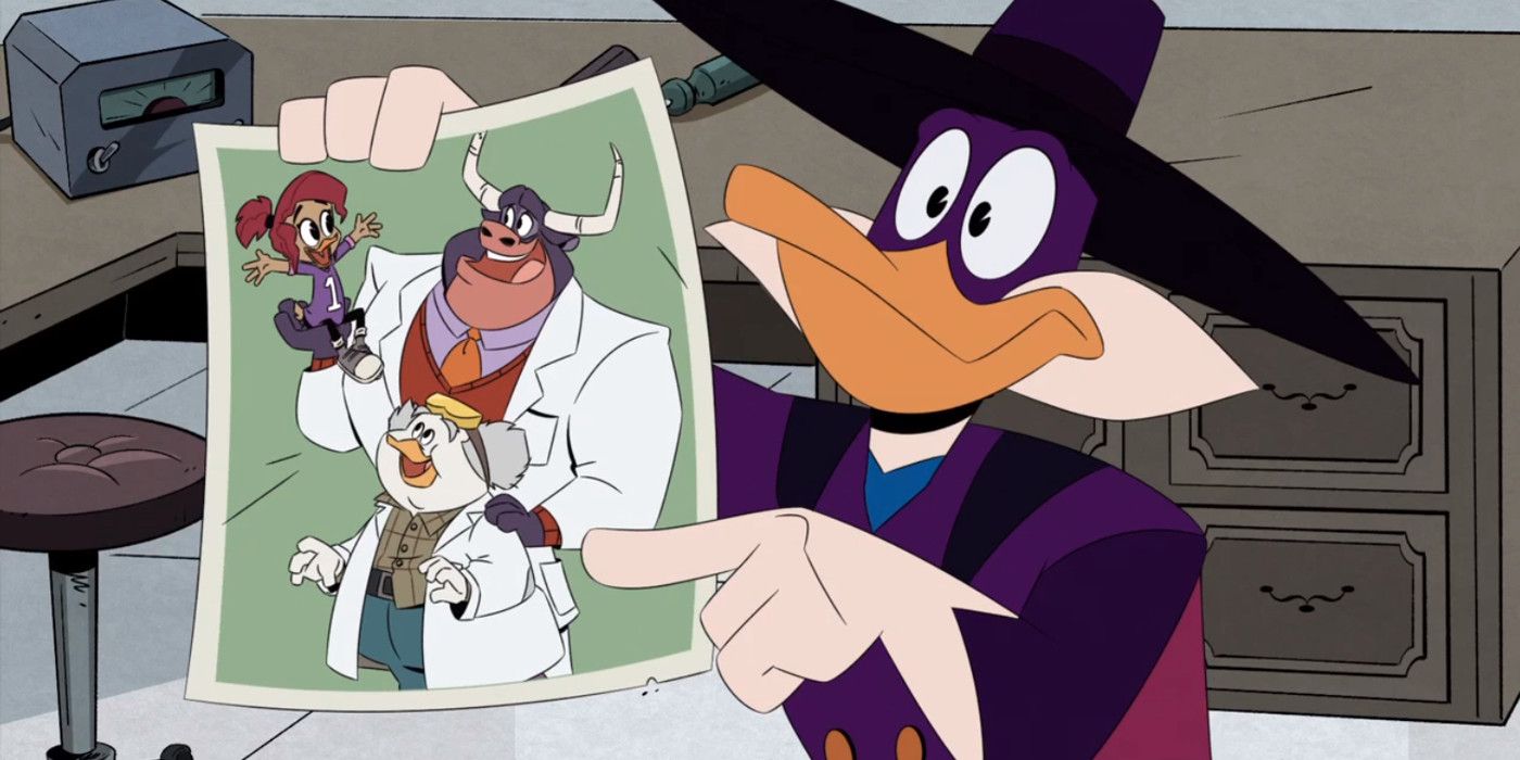 DuckTales Darkwing Duck with photo of Gosalyn Taurus Bulba and Professor Waddlemeyer