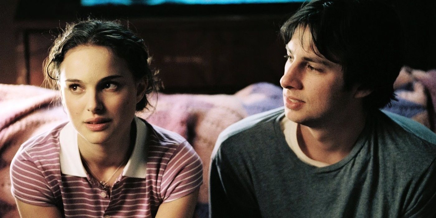 Zach Braff and Natalie Portman sit on a couch in Garden State