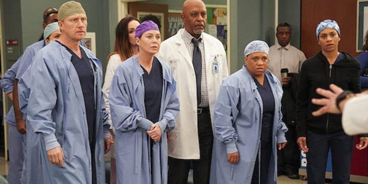 Season 16 cast of Grey's Anatomy dressed in their scrubs