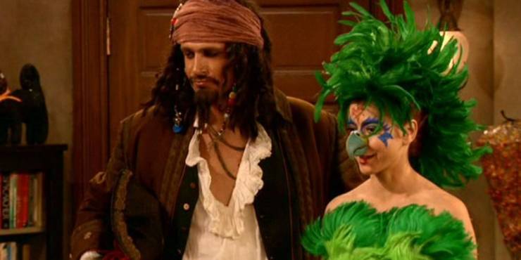 How-I-MEt-Your-Mother-Marshall-Lily-Halloween-Pirate-Parrot.jpg (740×370)