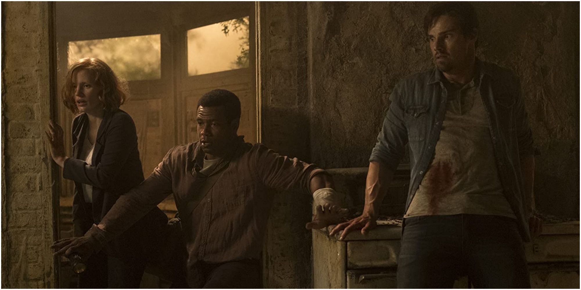 A screenshot of Jessica Chastain&rsquo;s Beverly, Isaiah Mustafa&rsquo;s Mike and Jay Ryan&rsquo;s Ben separated with the rest of The Losers Club in It Chapter Two