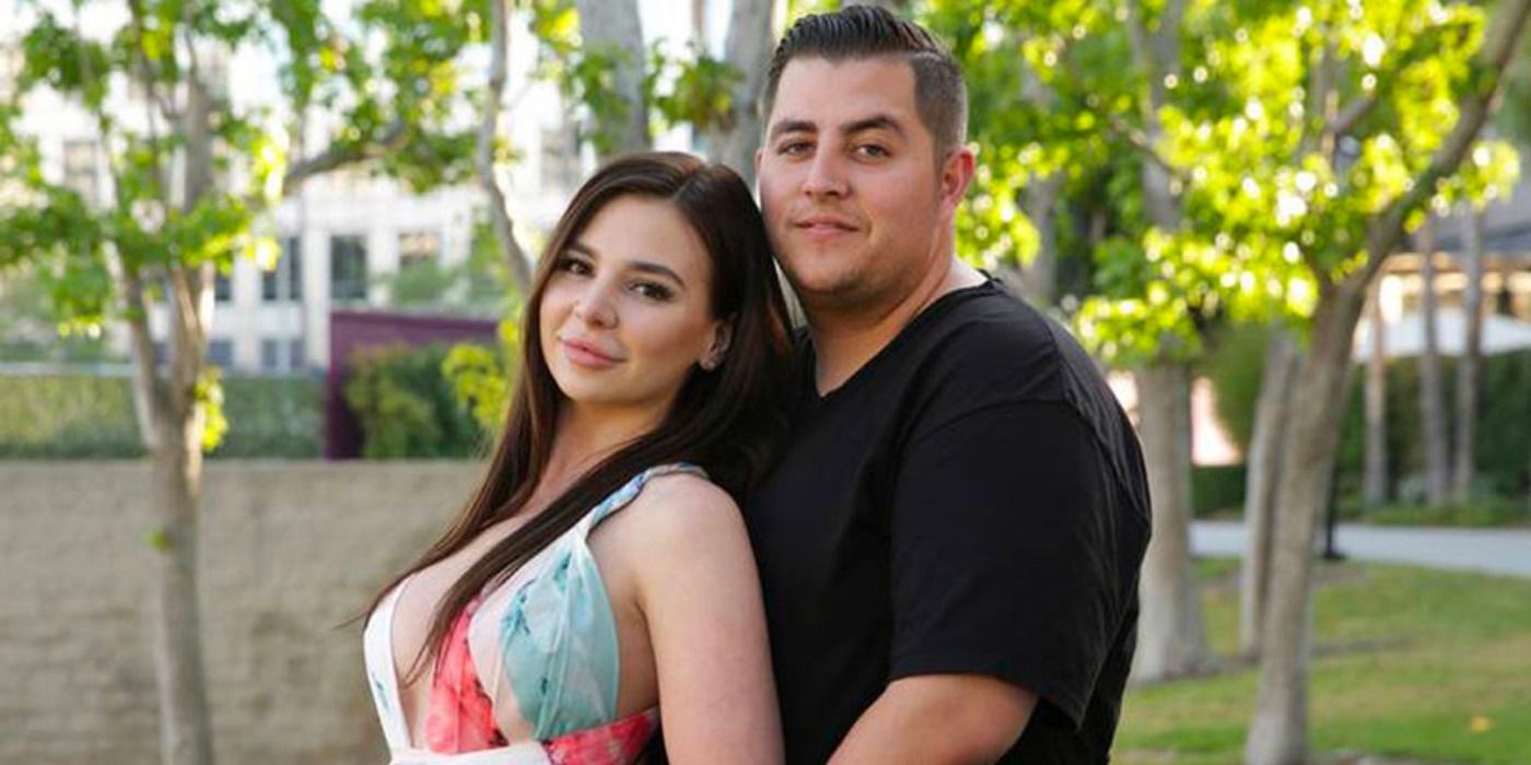 Jorge Nava and Anfisa Arkhipchenko pose for a photo together in 90 Day Fiance