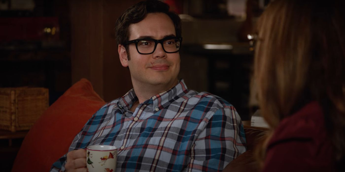 Robby smiling at someone in New Girl