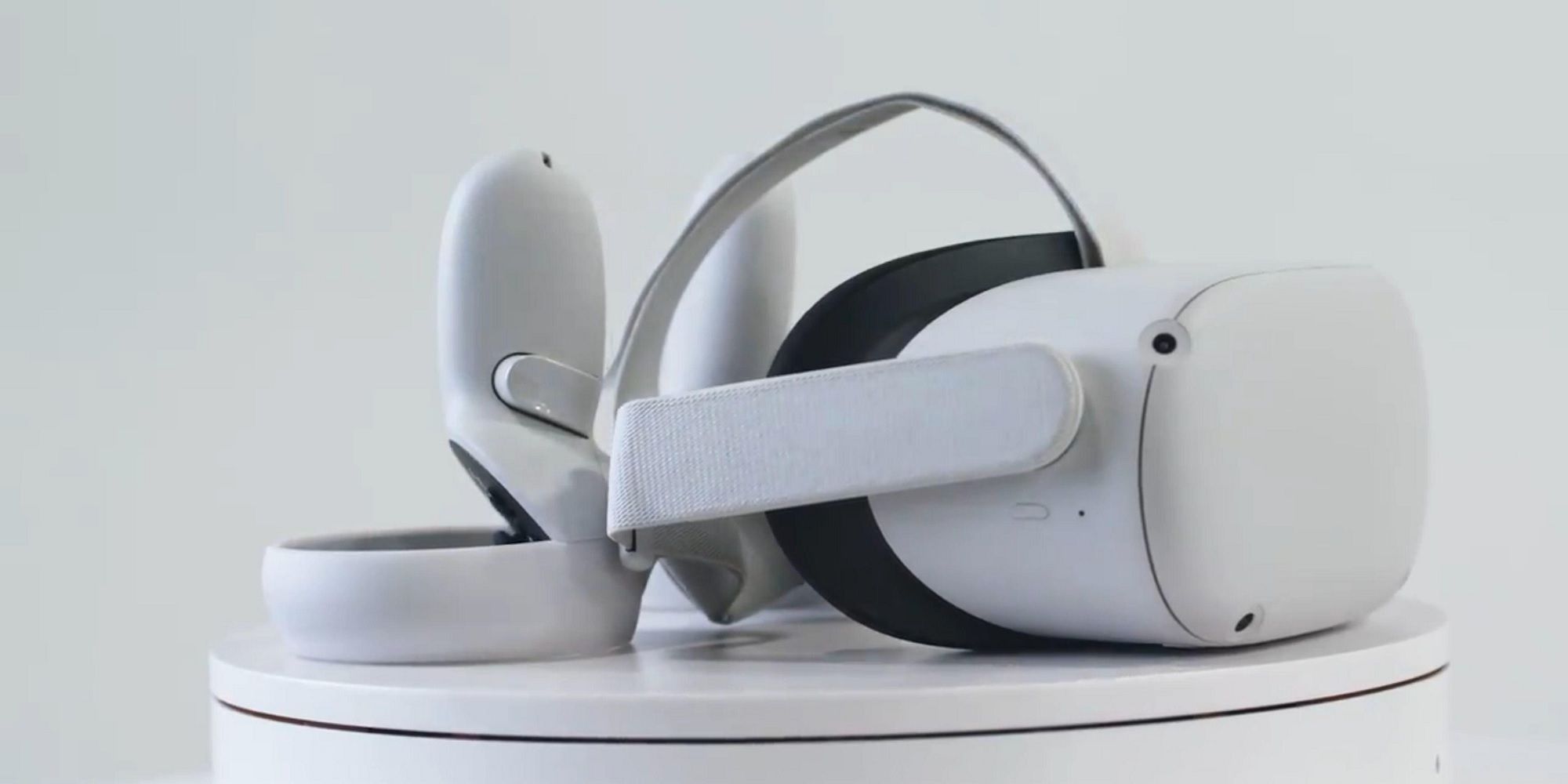 Oculus Quest 2 VR headset.
