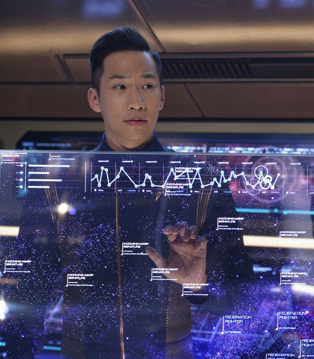 Patrick Kwok-Choon as Lt. Gen Rhys in Star Trek Discovery vertical