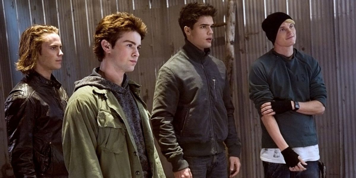 Steven Strait, Chace Crawford, Taylor Kitsch and Toby Hemingway in The Covenant