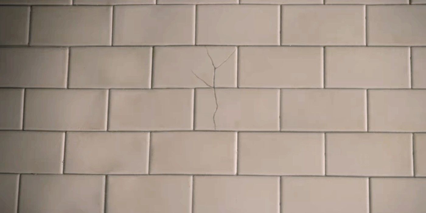 The Haunting of Bly Manor Crack in Wall