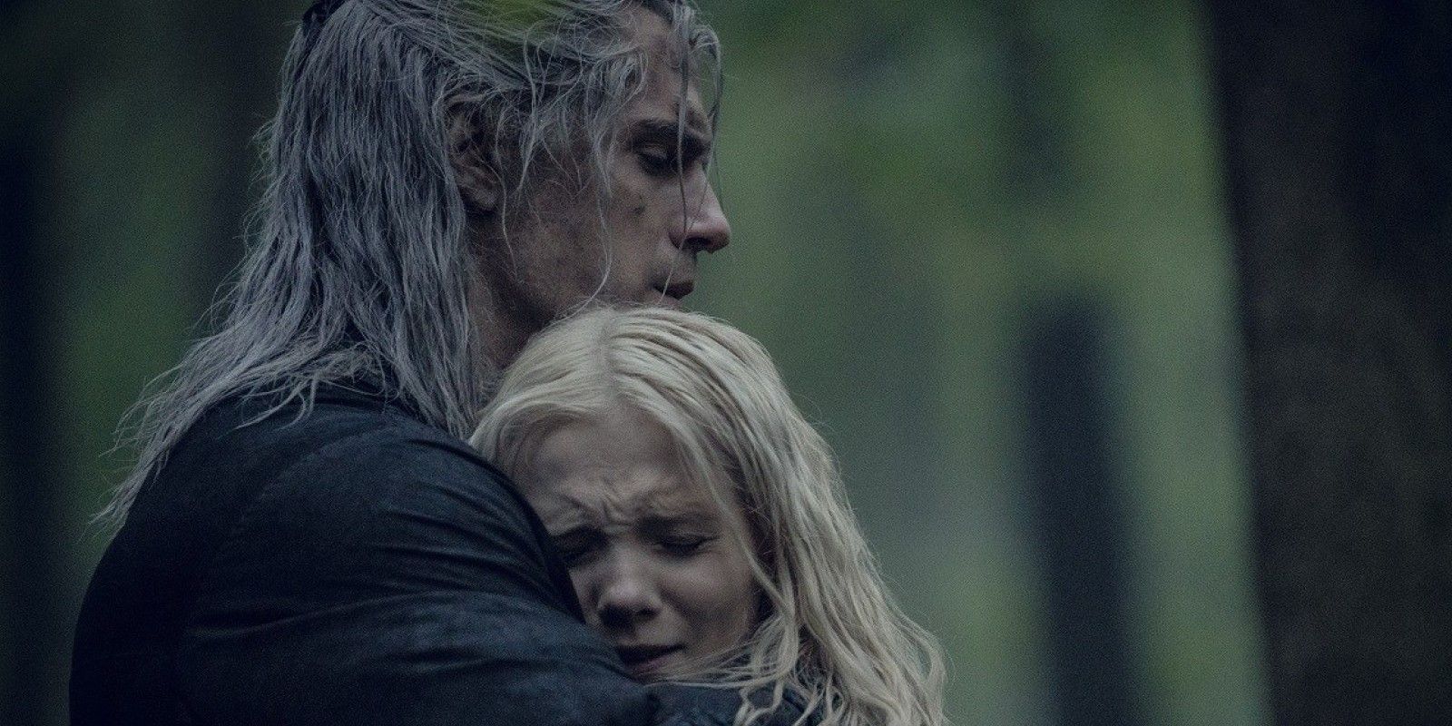 Geralt e Ciri se abraçando em Kaer Morhen na 2ª temporada de The Witcher