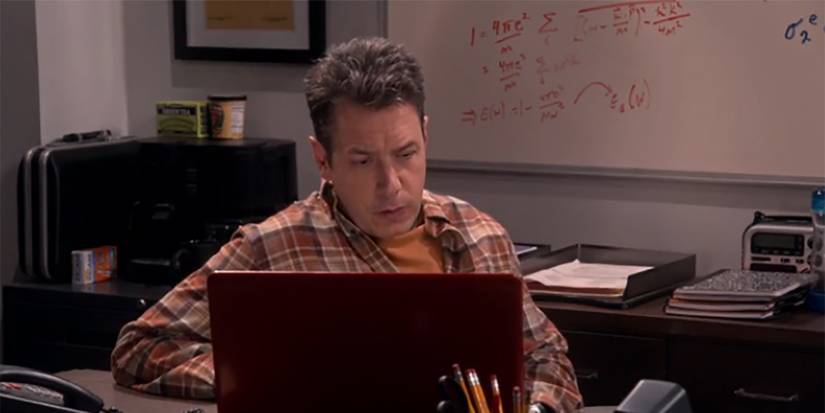 Kripke on his computer in TBBT