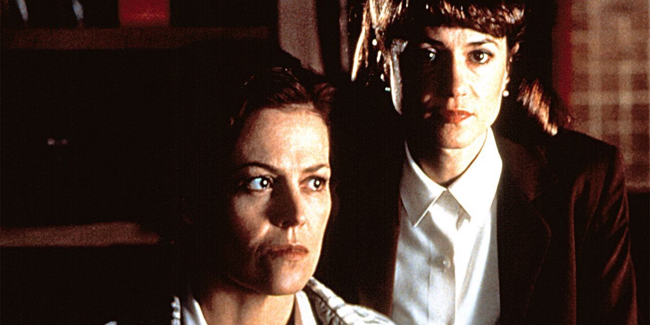 Sigourney Weaver and Holly Hunter in Copycat