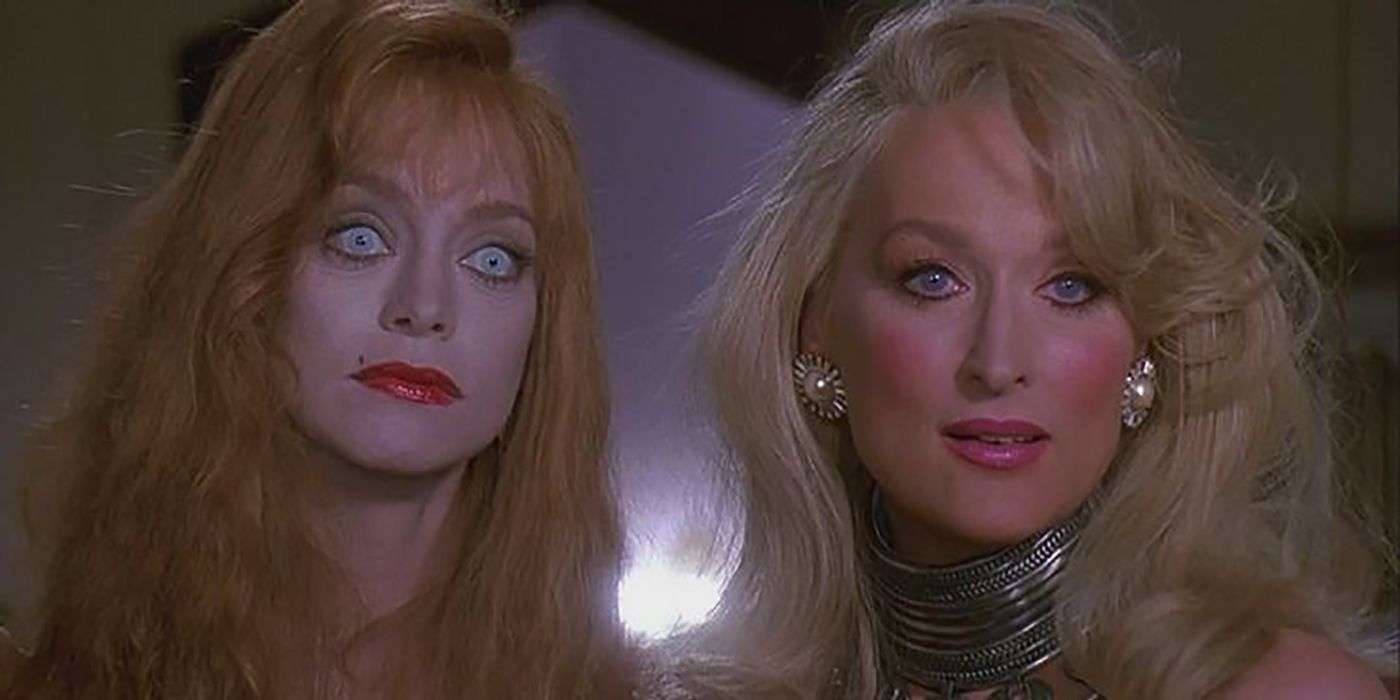 Madeline and Helen side by side in Death Becomes Her