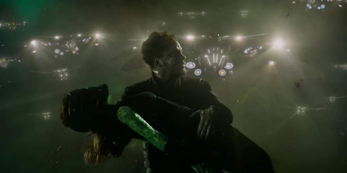 Star-Lord saves Gamora in Guardians of the Galaxy