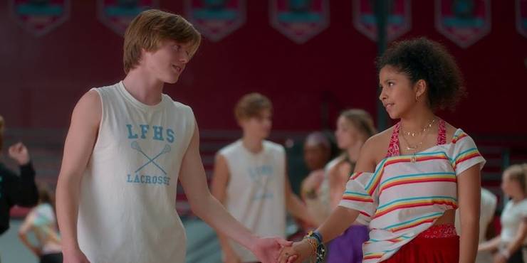 Netflix's Julie And The Phantoms: 6 Most Likable Characters (& 4 Fans Can't Stand)