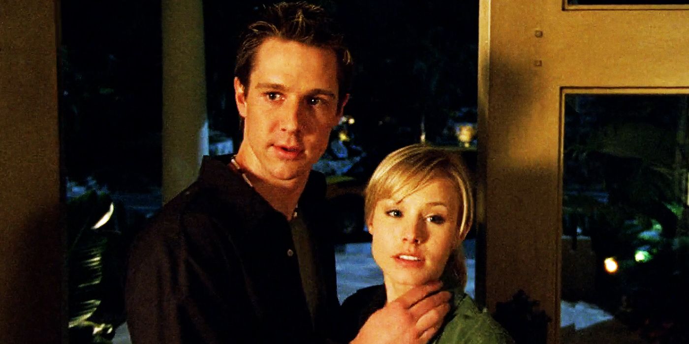 Logan and Veronica standing together on Veronica Mars