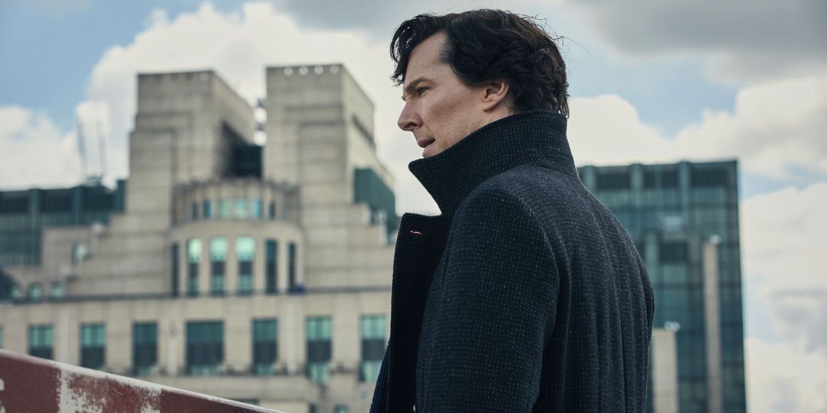 Benedict Cumberbatch as Sherlock on the rooftop