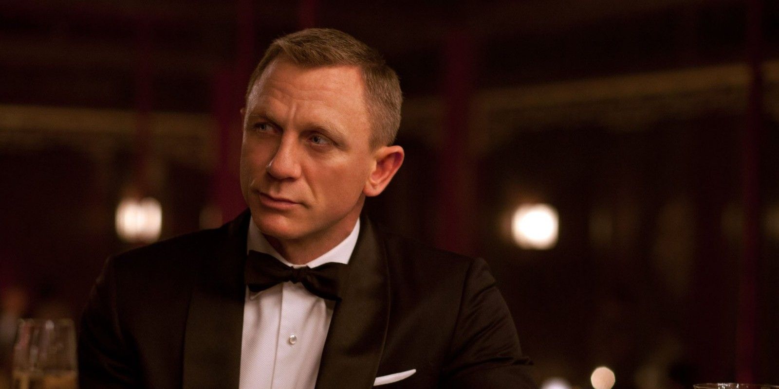 James Blonde plays poker in Casino Royale