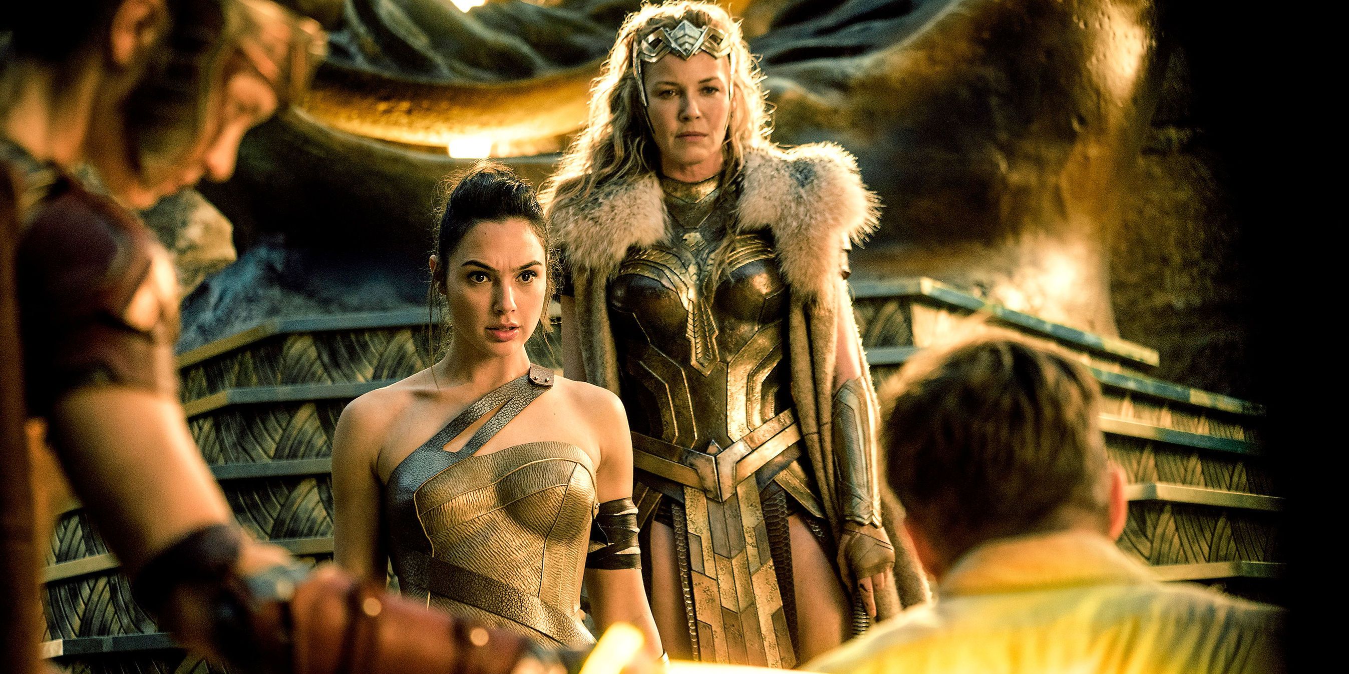 9-Wonder-Woman-and-Queen-Hippolyta-