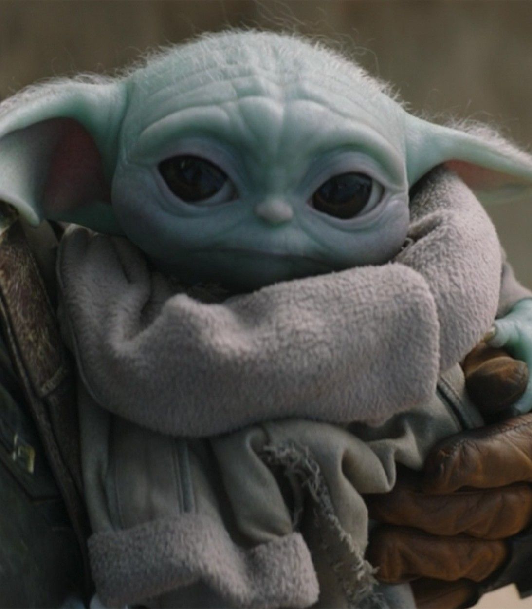 Baby Yoda in Mandalorian vertical