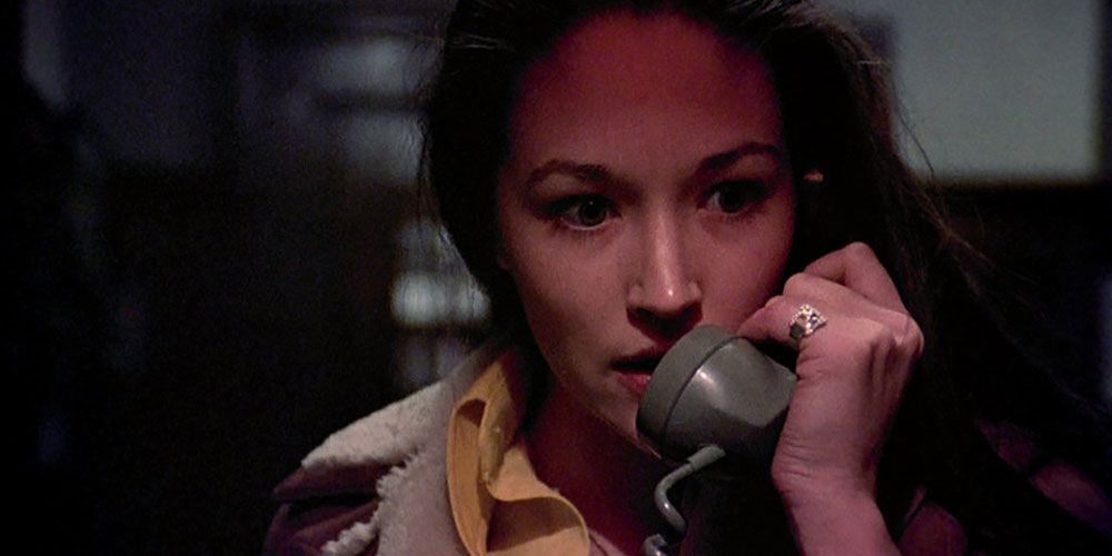 Jess answers the phone in Black Christmas