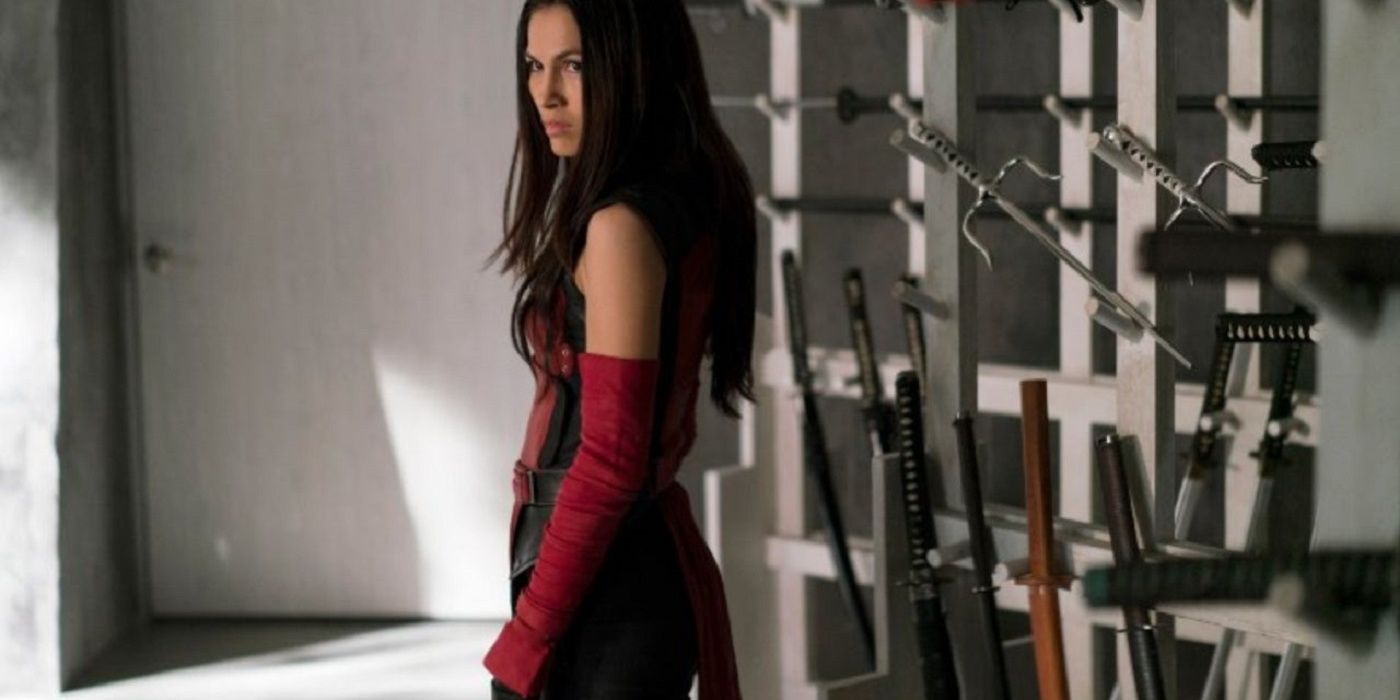 Elektra prepares to fight in the Netflix Daredevil series.