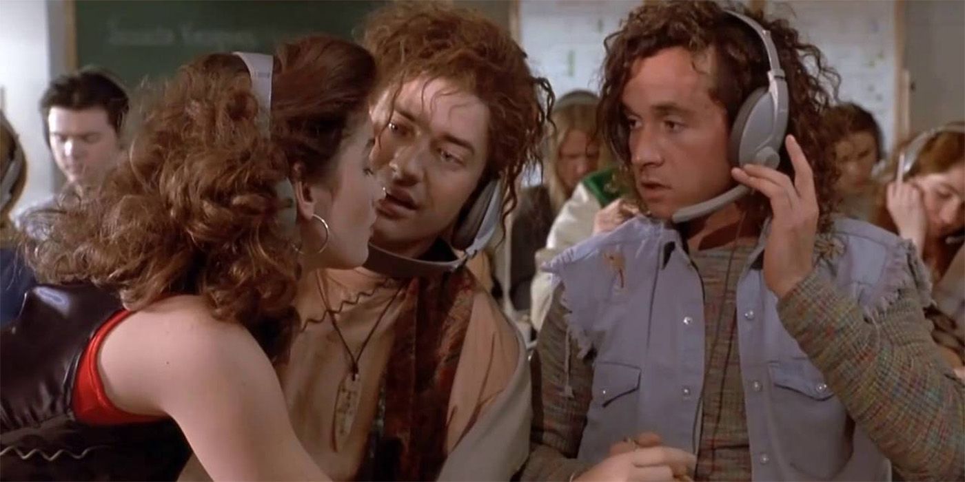 Pauly Shore with a headset in Encino Man