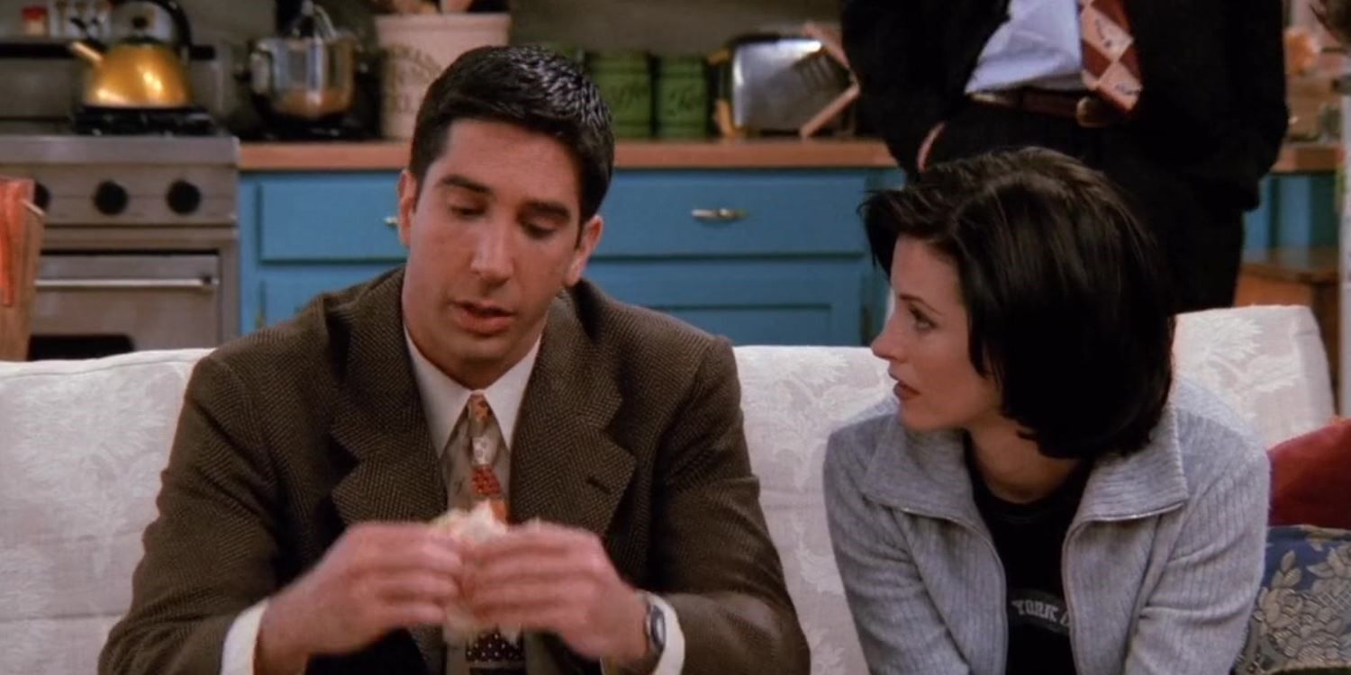 Friends: 10 Best Episodes Showing Monica And Ross' Sibling Dynamic
