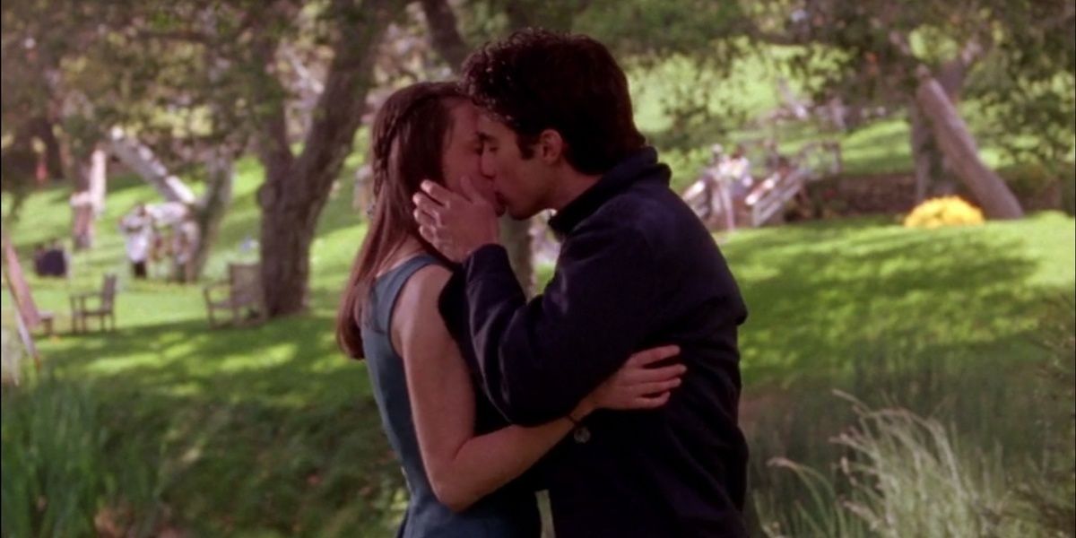 Gilmore Girls Best When Rory Kisses Jess At Sookies Wedding