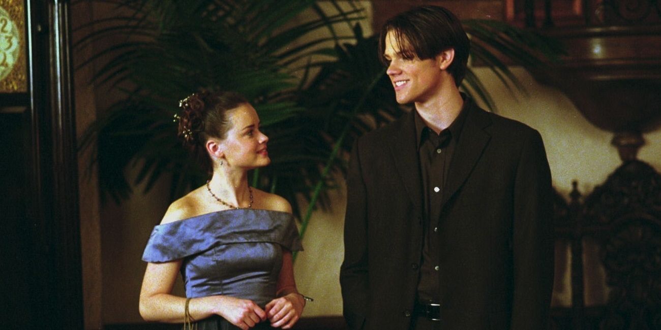 Rory and Dean at a Chilton dance in Gilmore Girls