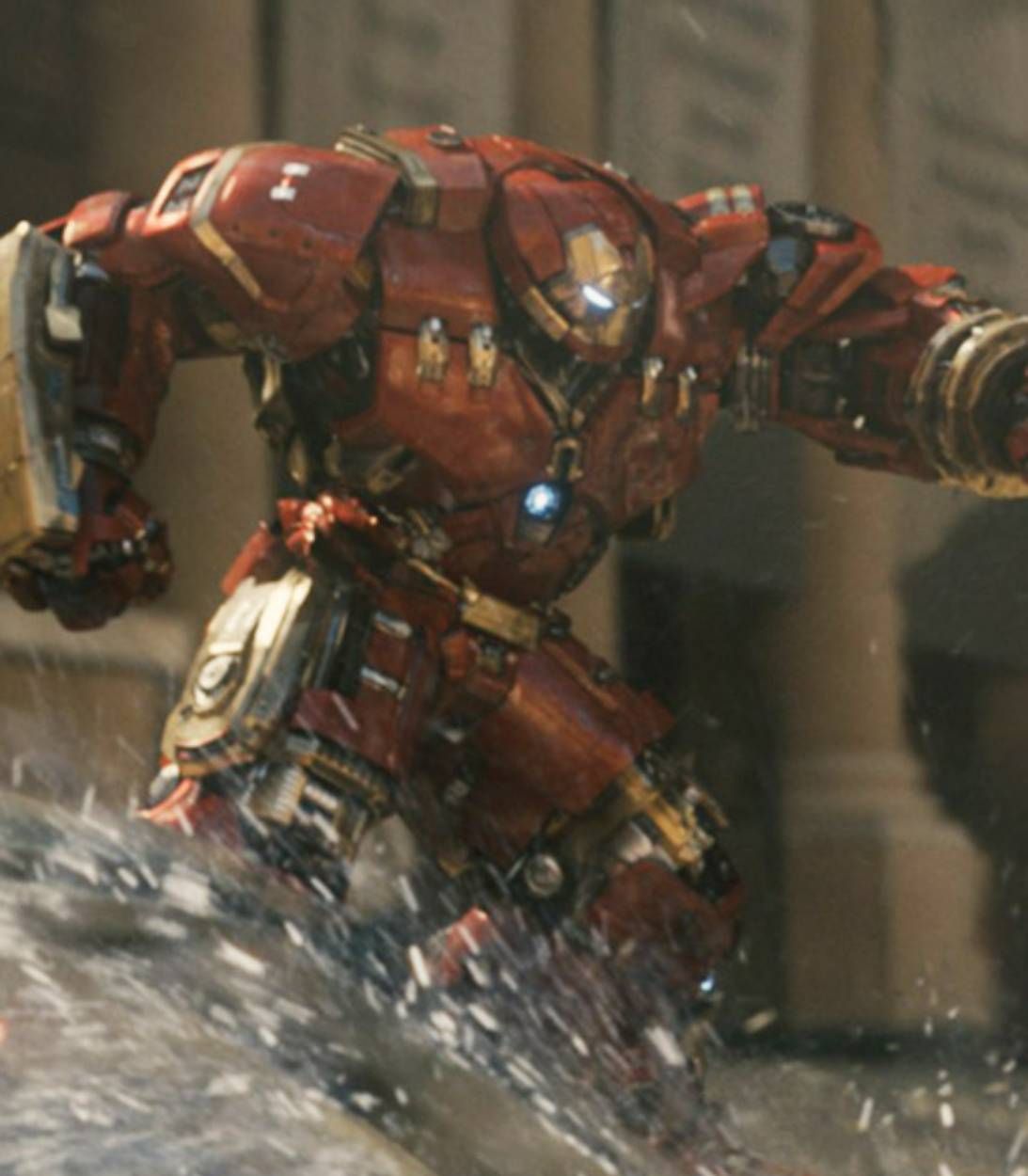 Hulkbuster in Avengers in Age of Ultron pic vertical