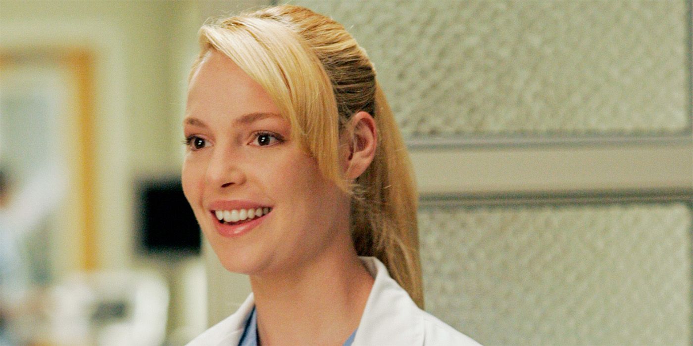 Izzie Stevens smiling in Grey's Anatomy
