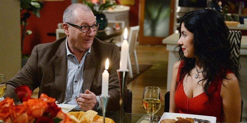 Modern Family 10 Things That Make No Sense About Jay