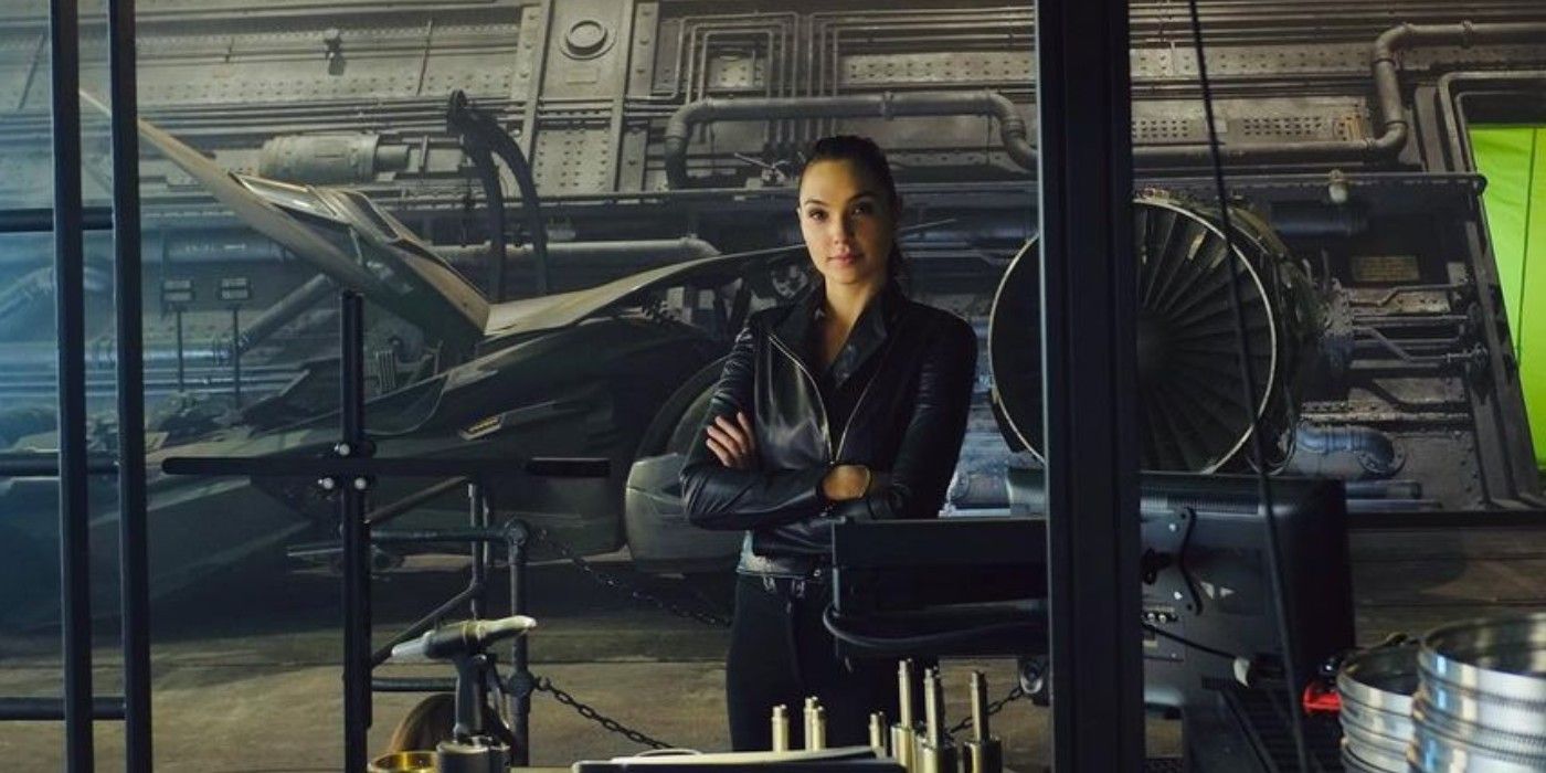Justice League Snyder Cut Gal Gadot with Batmobile