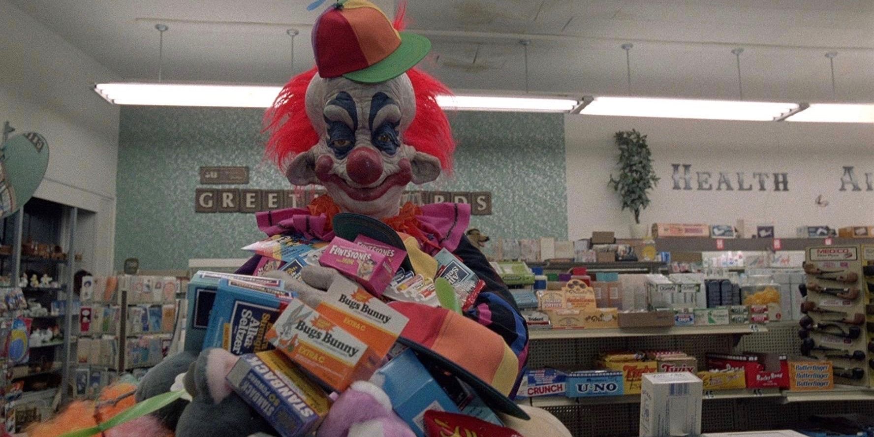 Klown-in-Store-in-Killer-Klowns-From-Outer-Space