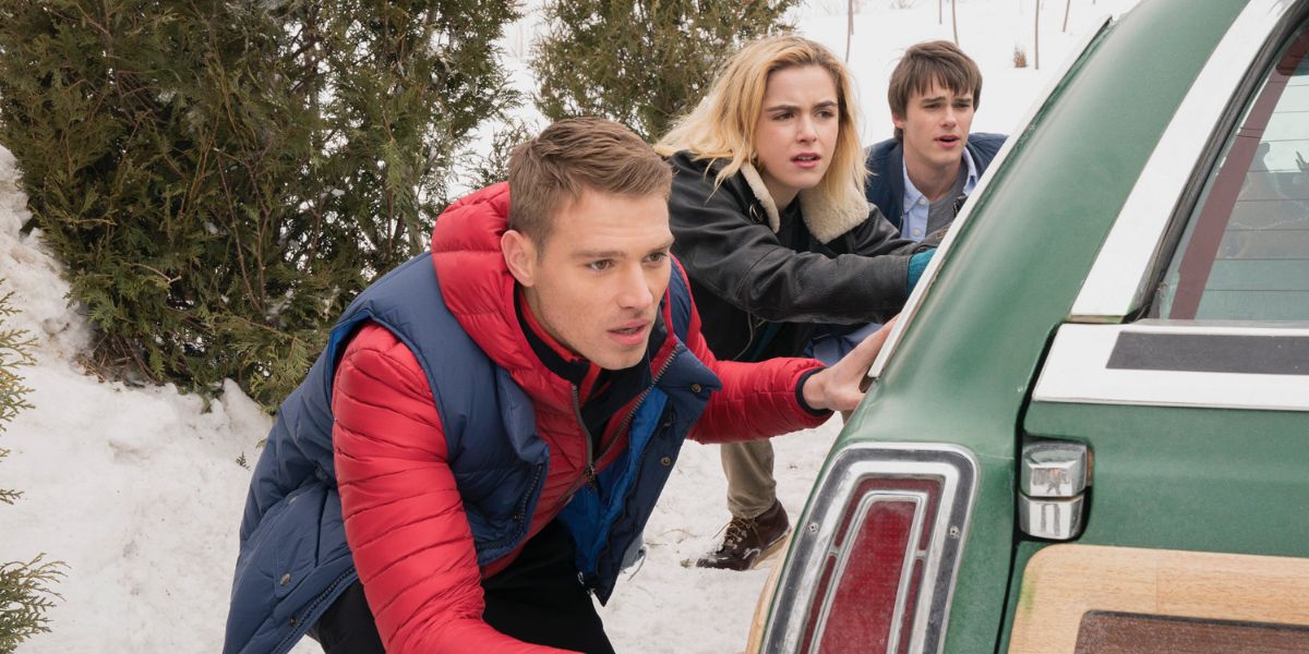 10 Romantic Holiday Movies To BingeWatch On Netflix