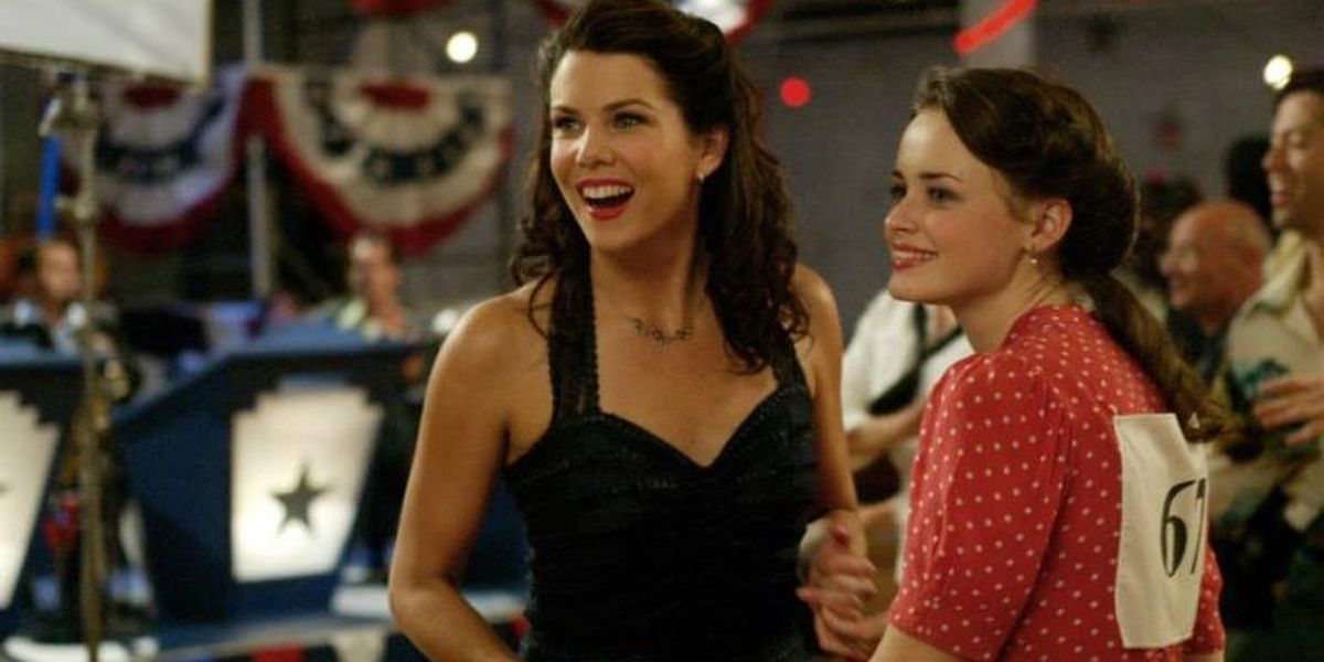 Lorelai and Rory at dance competition in Gilmore Girls