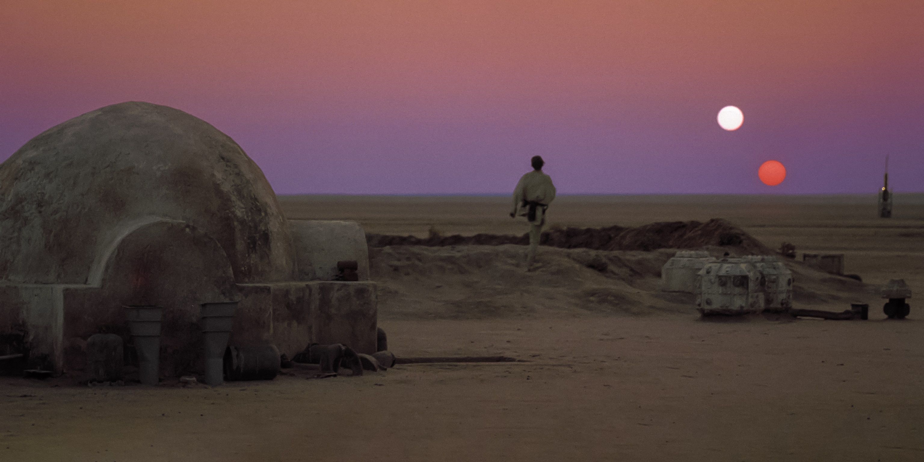 Luke Skywalker watches the binary sunset