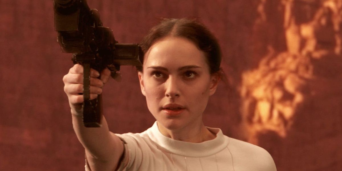 Padme shoots a gun in Attack of the Clones 