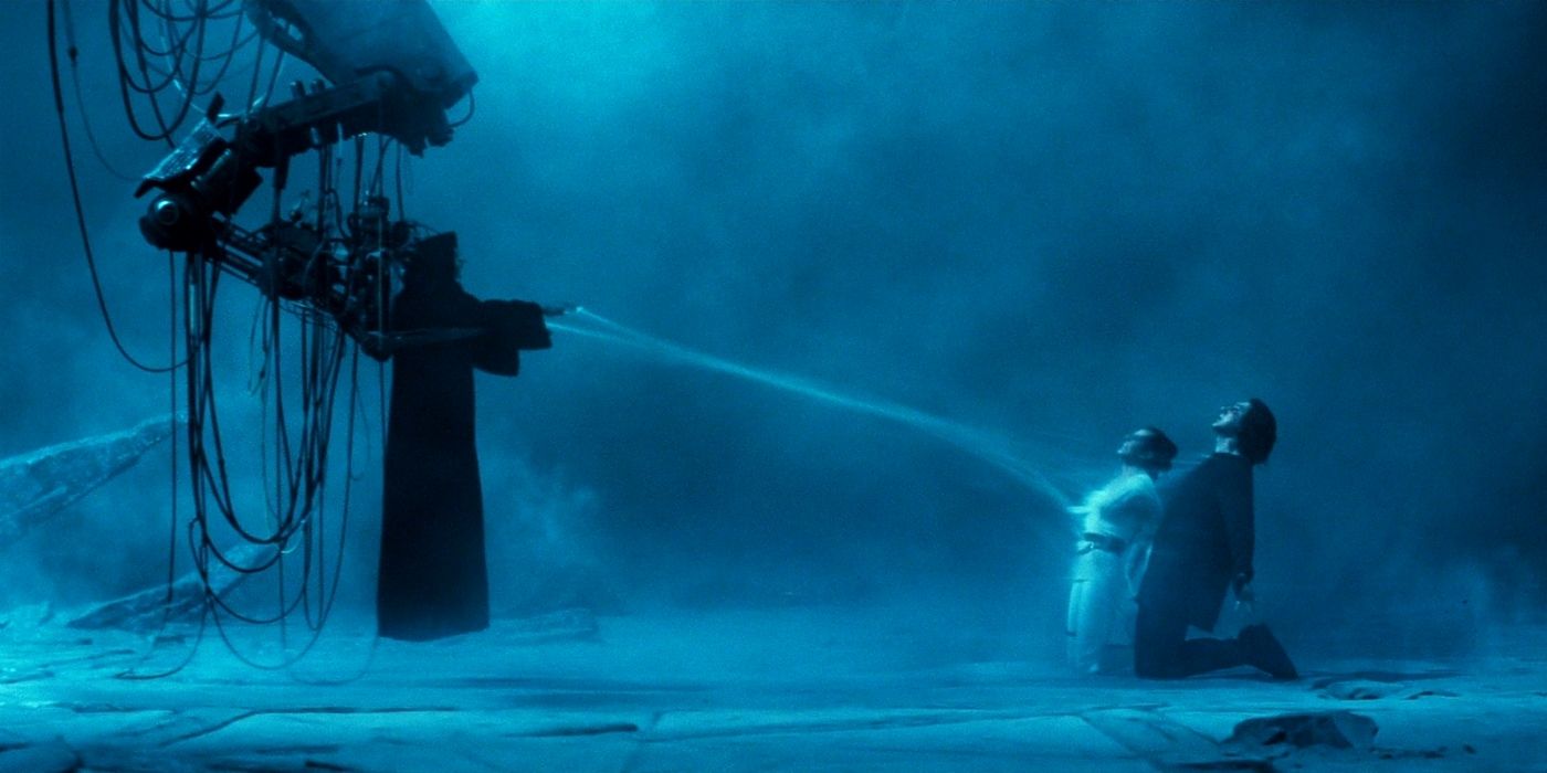 Palpatine uses Force Drain in Star Wars The Rise of Skywalker.