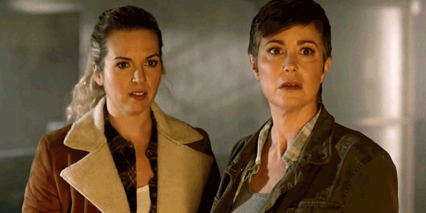 Jody and Donna find the rift to the alternate world in the Wayar dSisters Supernatural episode