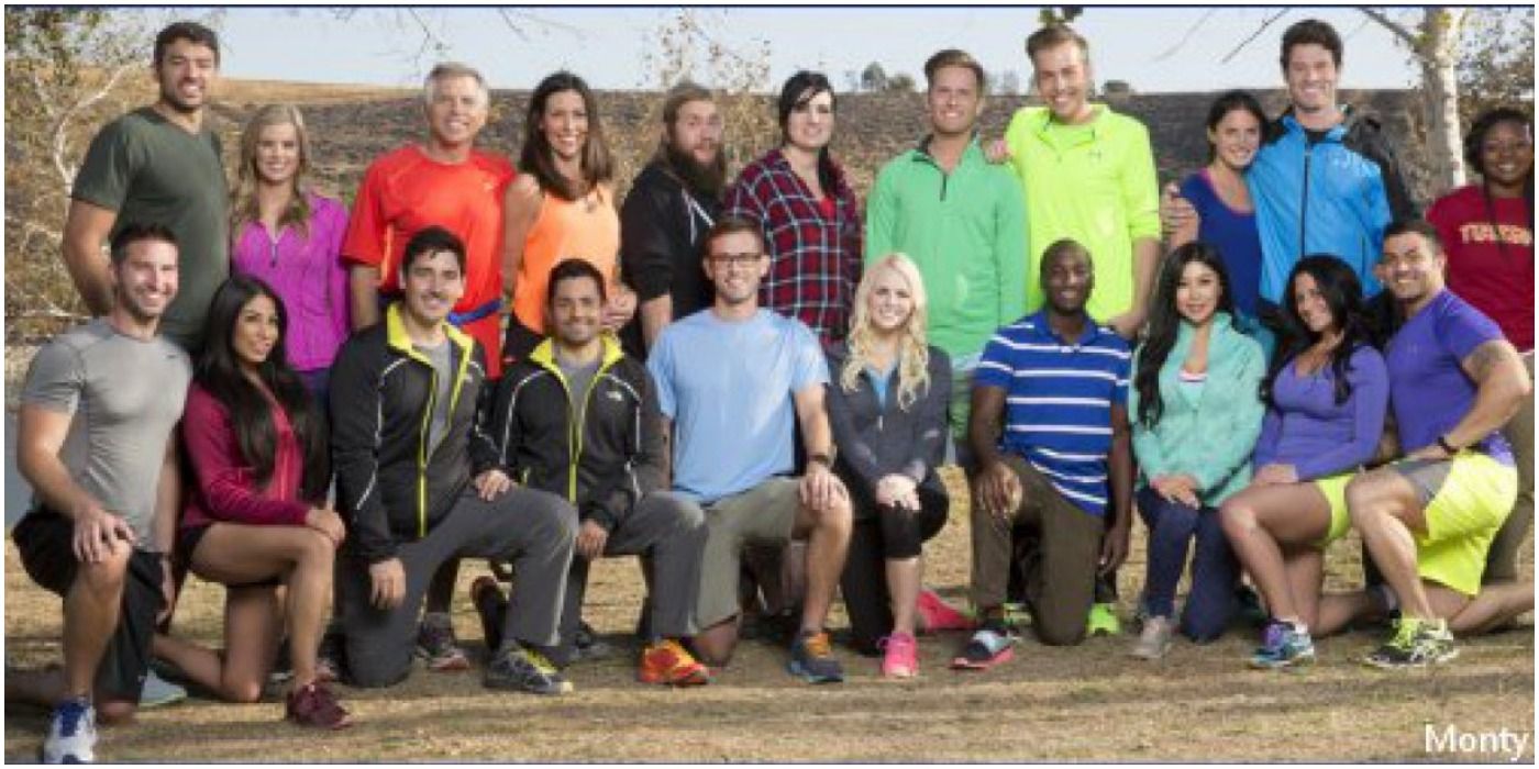 The entire cast of The Amazing Race season 26 poses for a cast photo.