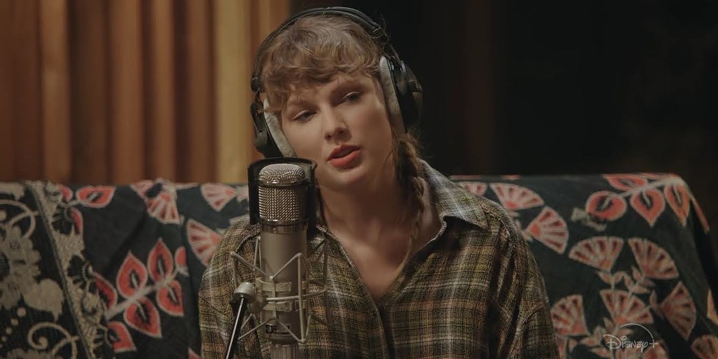 Taylor Swift singing into a microphone in Folklore: The Long Pond Studio Sessions
