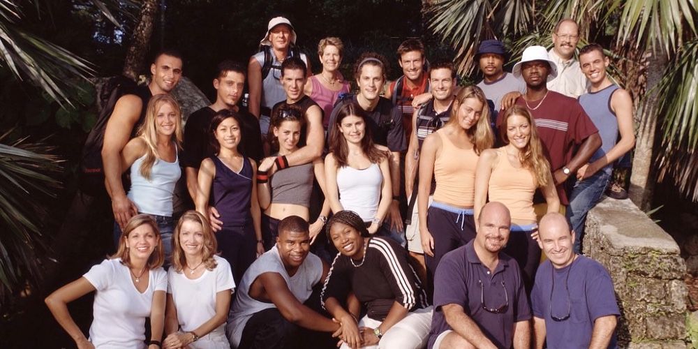 The entire cast of The Amazing Race season 3 poses for a cast photo.