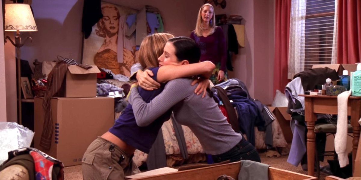 Jennifer Aniston as Rachel and Courtney Cox as Monica in season 5 of Friends 